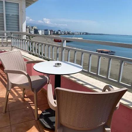 Kenza Шенджин