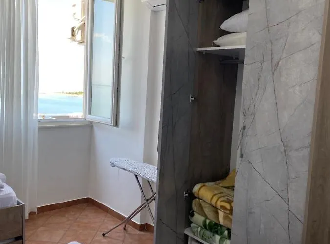 Kenza Daire Shëngjin